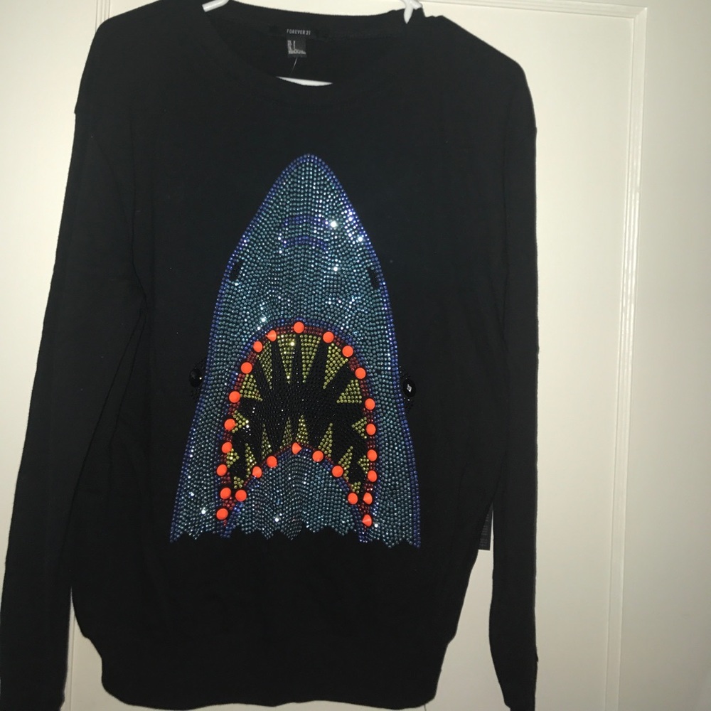 Rhinestone bedazzled Shark sweatshirt size sm