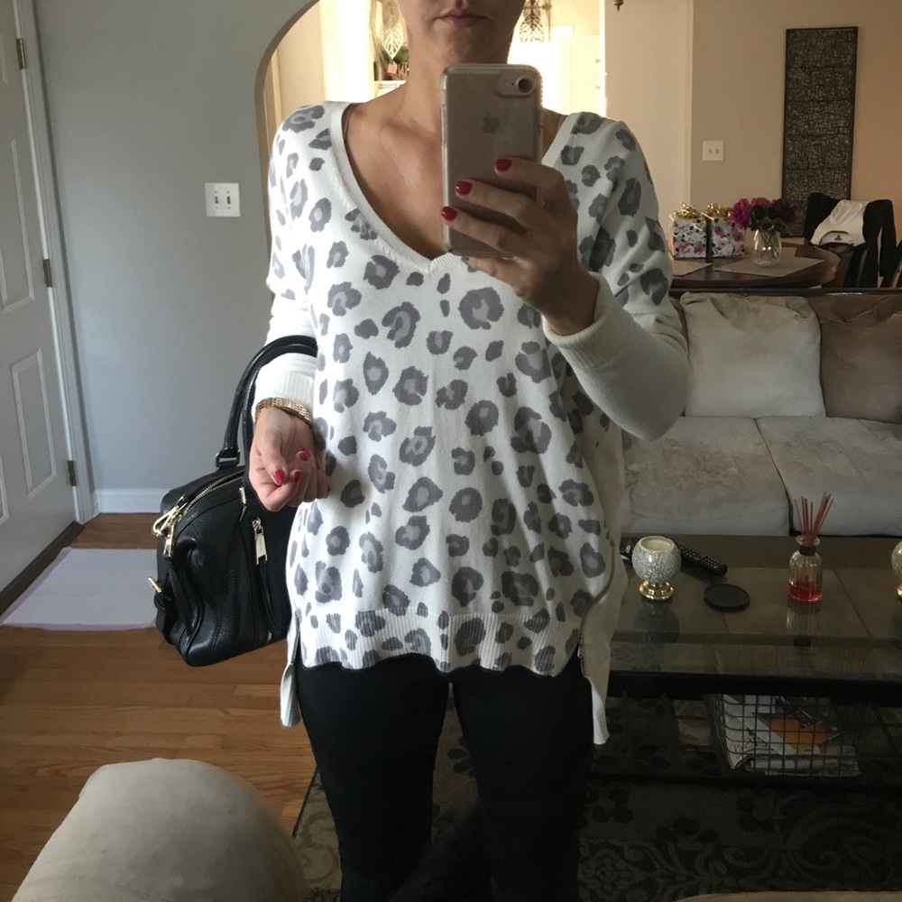 Animal print oversized sweater🐾