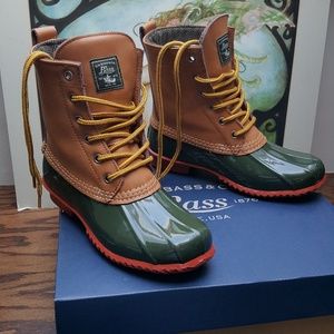 Bass duck boots gently used