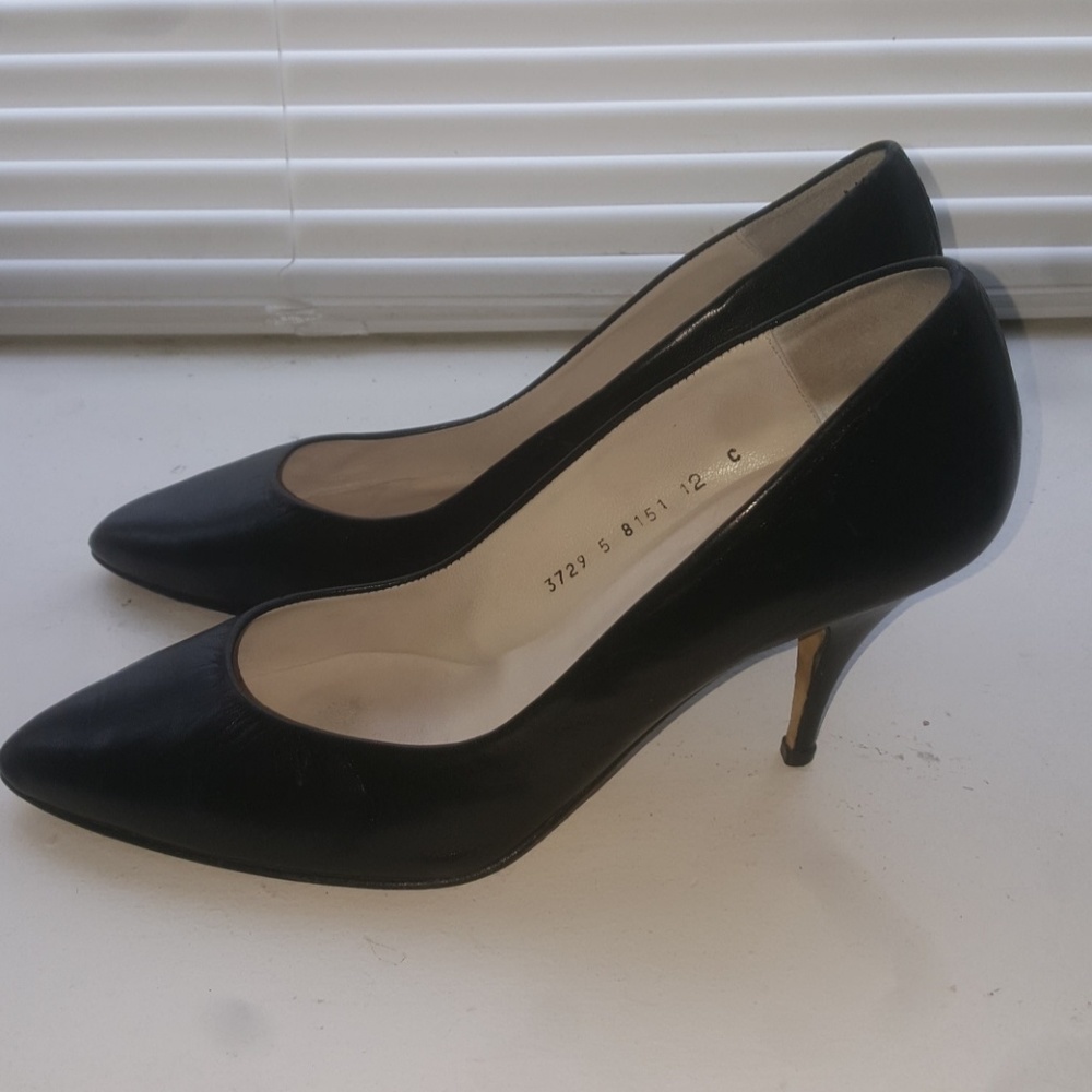 Pepe Jimenez pointy toe classic leather pumps