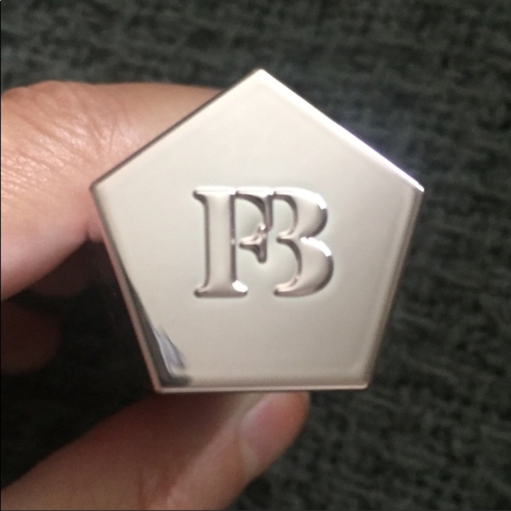 ONLY 1 LEFT! FENTY BEAUTY FENTY GLOW GLOSS BOMB - Picture 4 of 7