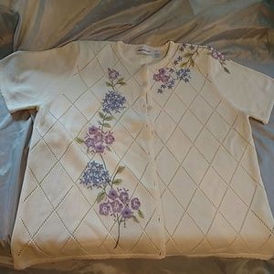 Alfred dunner button down shortsleeve sweater NWOT Alfred dunner button down shortsleeve sweater NWOT