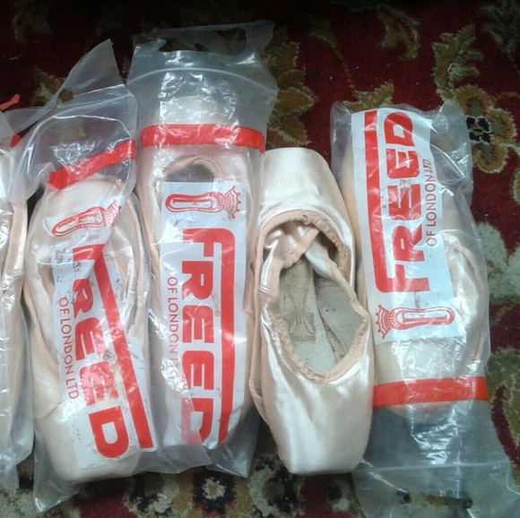 Old Freed of London Pointe Shoes - Picture 3 of 3