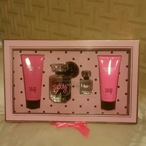 Victoria's Secret - Eau So Sexy - Gift Set Victoria's Secret - Eau So Sexy - Gift Set