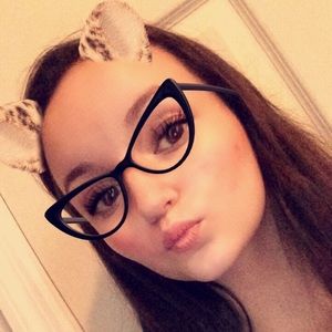 Meet your Posher, Cait