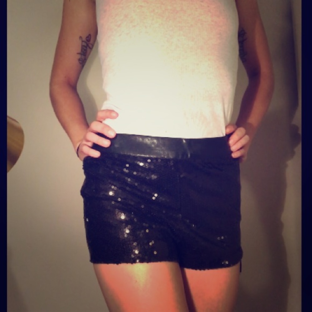 Black sequence shorts