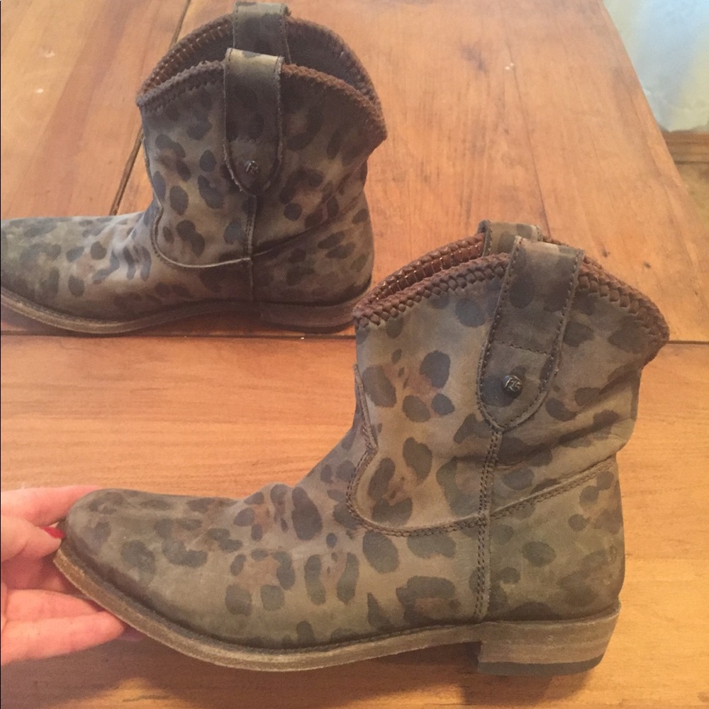 Liberty Black Smokey Cheetah bootie