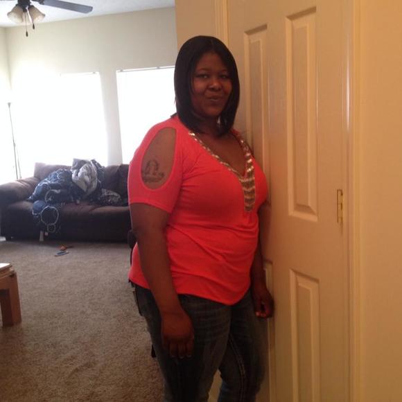 Meet your Posher, Monica - Picture 1 of 1