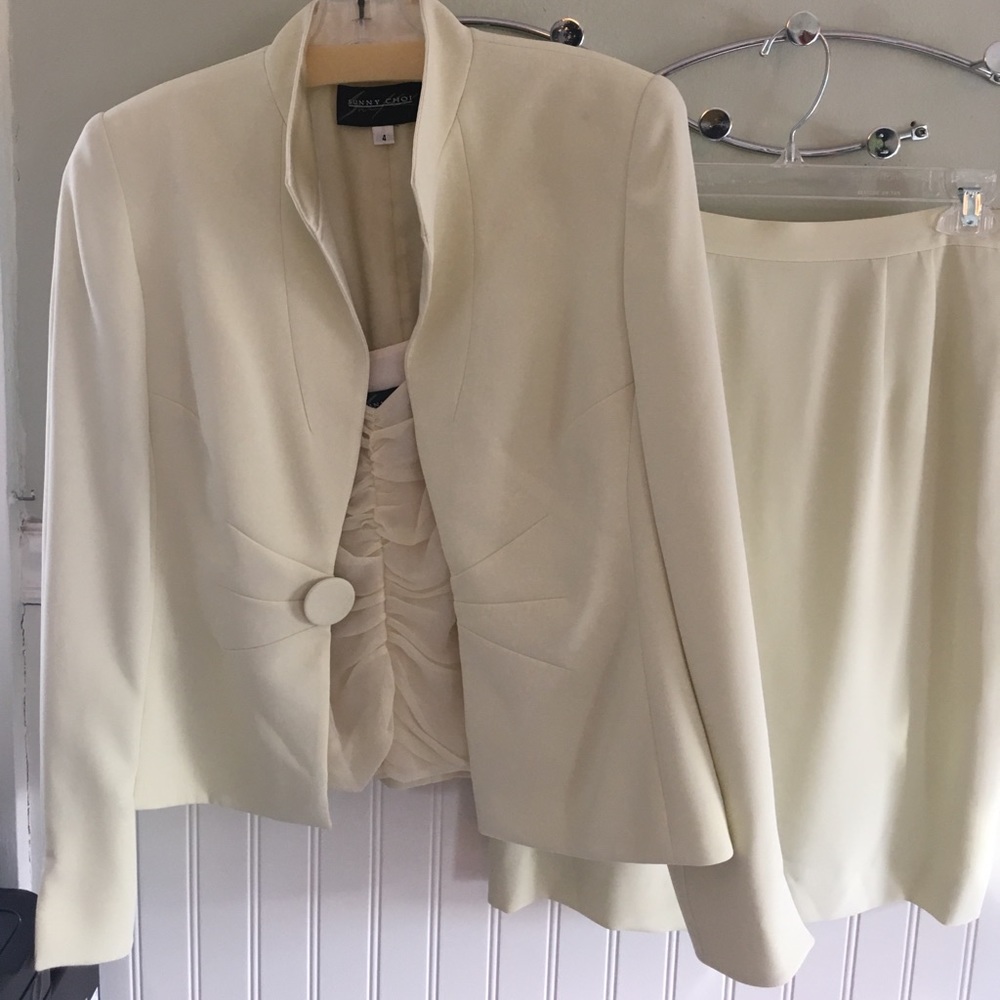 Women's skirt suit