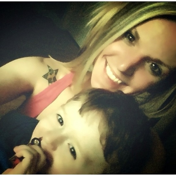 Meet Your Posher - Picture 4 of 6