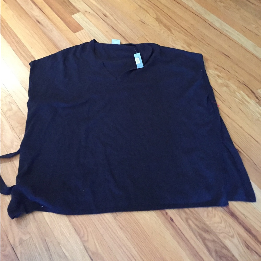 Kate Landry NWT V-Neck belted tunic length sweater