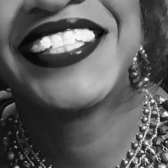 Meet your Posher, Kay - Picture 1 of 1