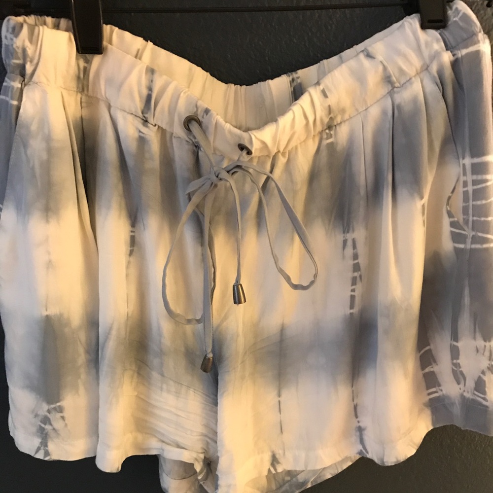 Splendid tie dye shorts