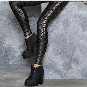 🎃HALLOWEEN🎃 | Black Holographic Mermaid Leggings