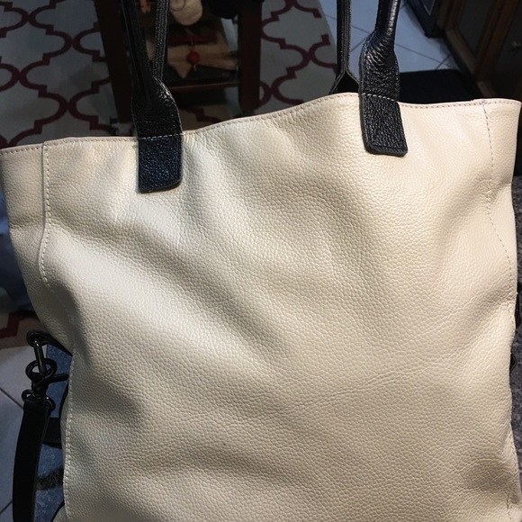 SALE! Convertible cross body bag by Not Rational - Picture 8 of 8