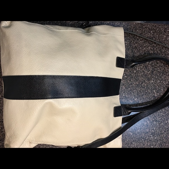 SALE! Convertible cross body bag by Not Rational - Picture 6 of 8