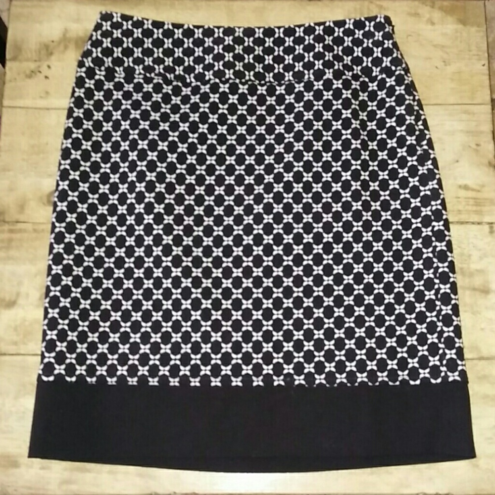 EUC Ann Taylor Factory Skirt Size 0P