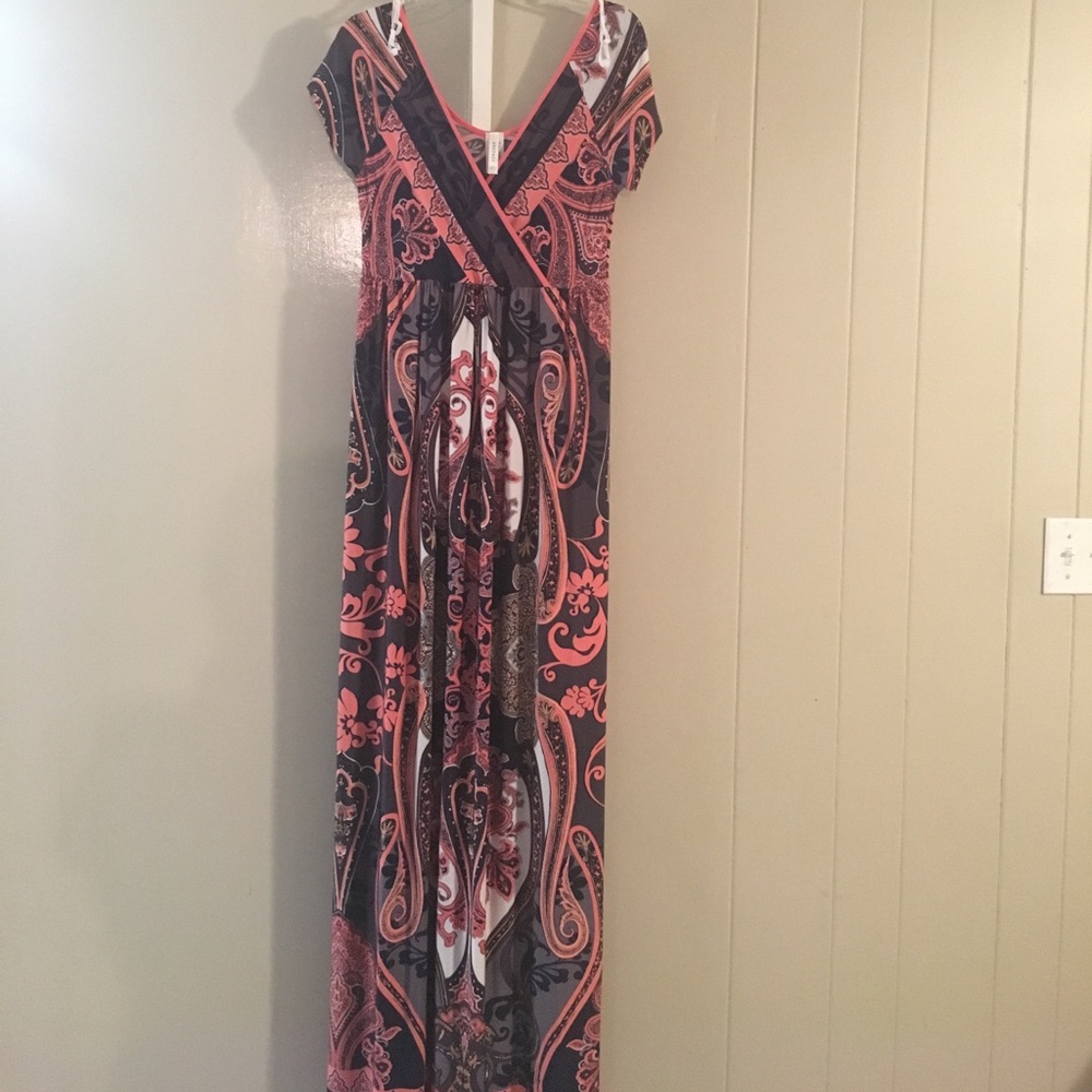 Short sleeve maxi