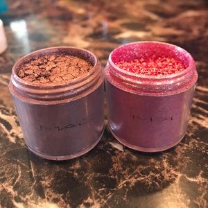 MAC eyeshadow pigments set of 2!