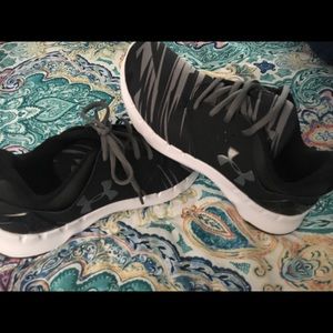 *brand new under armour shoes*SUPER CUTE*