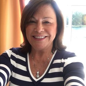 Meet your Posher, Carrie