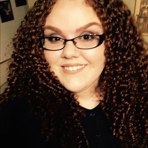 Meet your Posher, Alexis