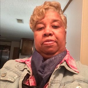 Meet your Posher, Debra