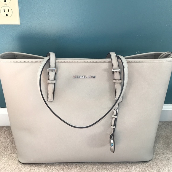 Michael Kors Handbags - Michael kors tote bag!