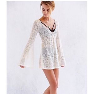 Ecoté Crochet Bell Sleeve Tunic Top