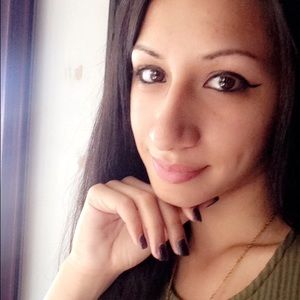 Meet your Posher, Rebecca