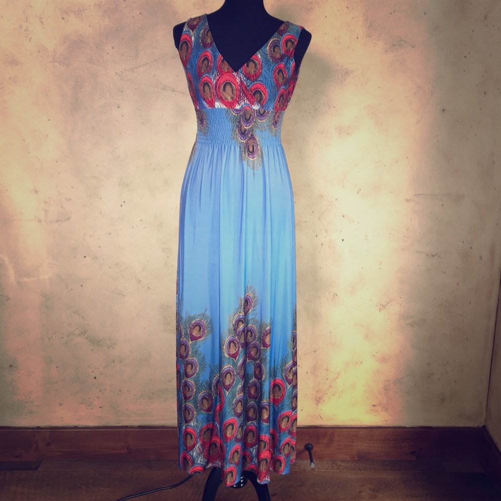 Beautiful cross v neck peacock print maxi dress