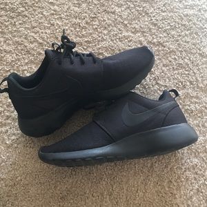 Nike Roshe One All Black