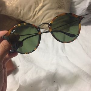 Like new Ray Ban sunglasses