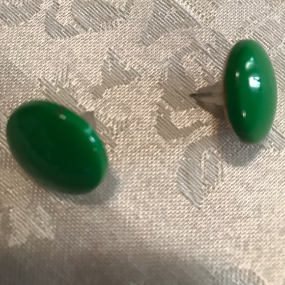 3/4 " Green Earrings - Picture 3 of 4