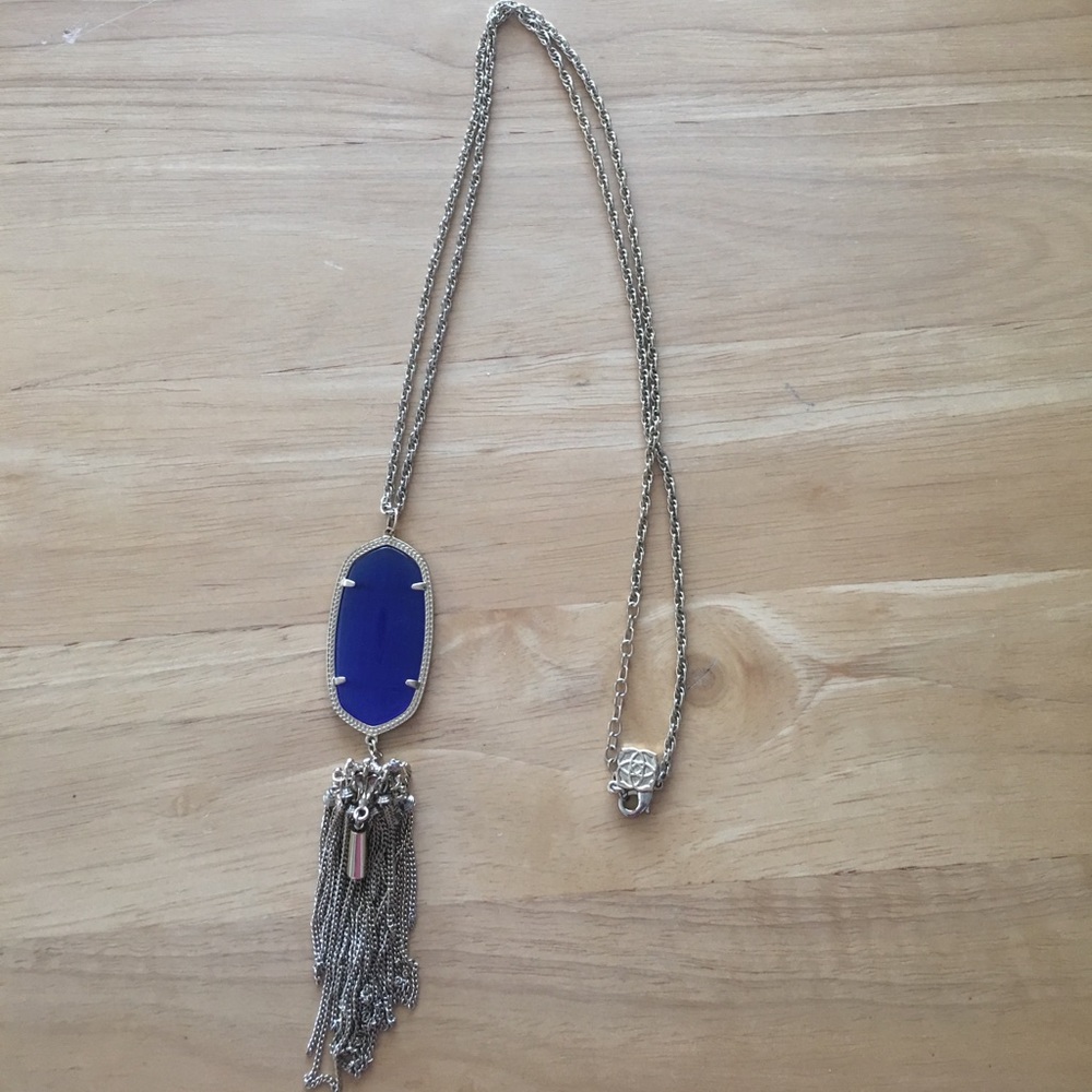 Kendra Scott necklace