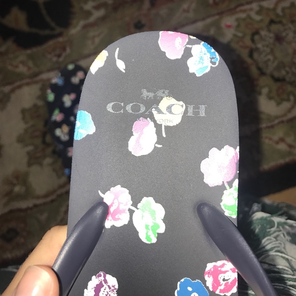 Coach flip flops - Picture 2 of 2