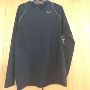 NWT Nike Hyperwarm fitted shirt, size large