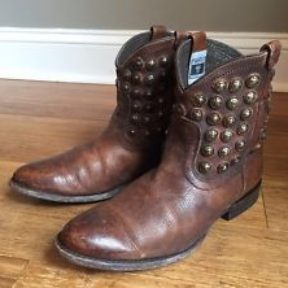 Frye Wyatt Disc Cognac Brown Leather Studded Boot