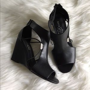 Black wedges