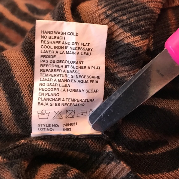 JOAN LESLIE SZ 2X CARDIGAN SWEATER ANIMAL PRINT - Picture 5 of 5