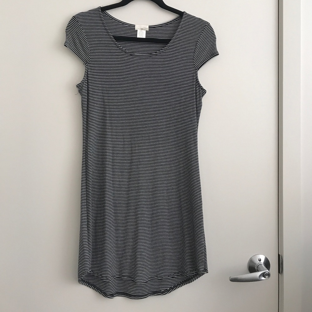Wet seal tunic/dress black and white stripes