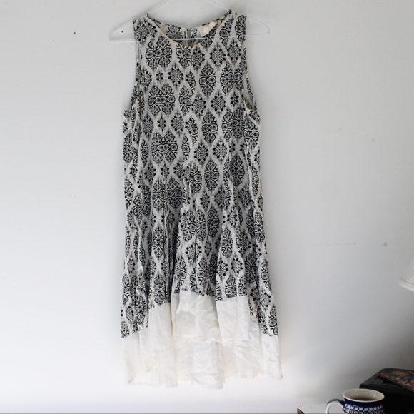 Black and White pattern dress - Picture 2 of 3