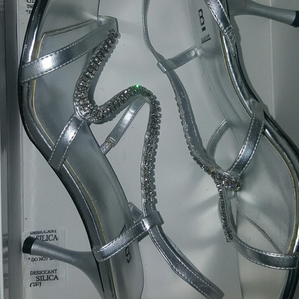 Silver rhinestoned sandals with heel