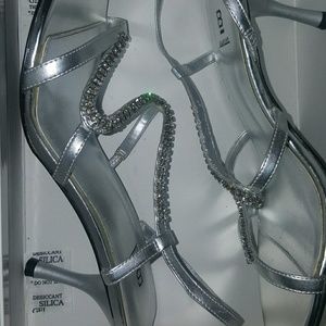 Silver rhinestoned sandals with heel
