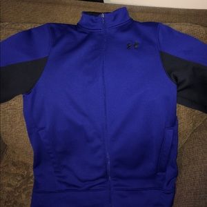 UNDER ARMOUR LIGHT ZIP UP JACKET WITH SMALL HOLE