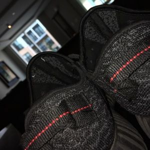 Yeezy boost 350 pirate black