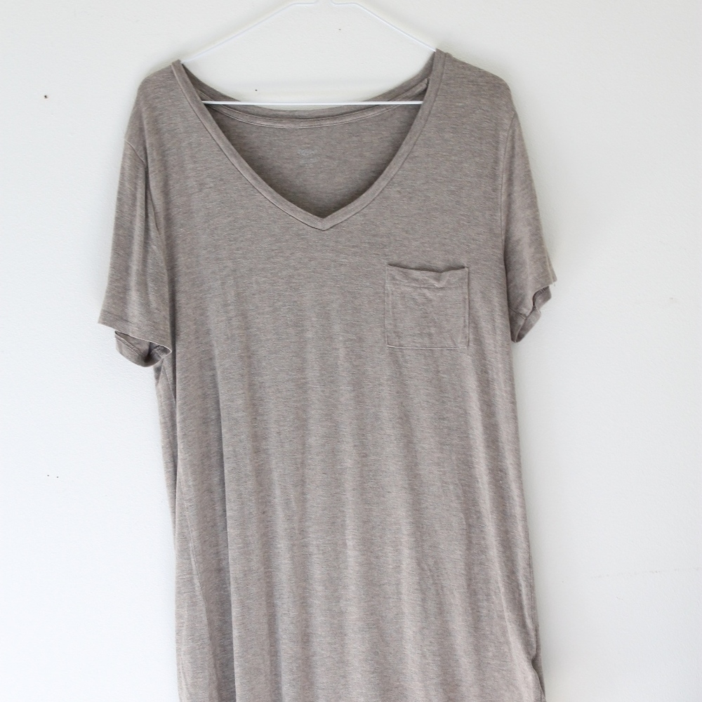 Tan short sleeve v-neck