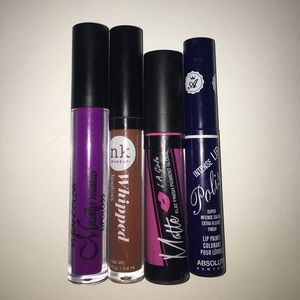 Lipstick/lipgloss bundle!