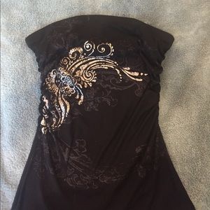 Super cute black tube top.