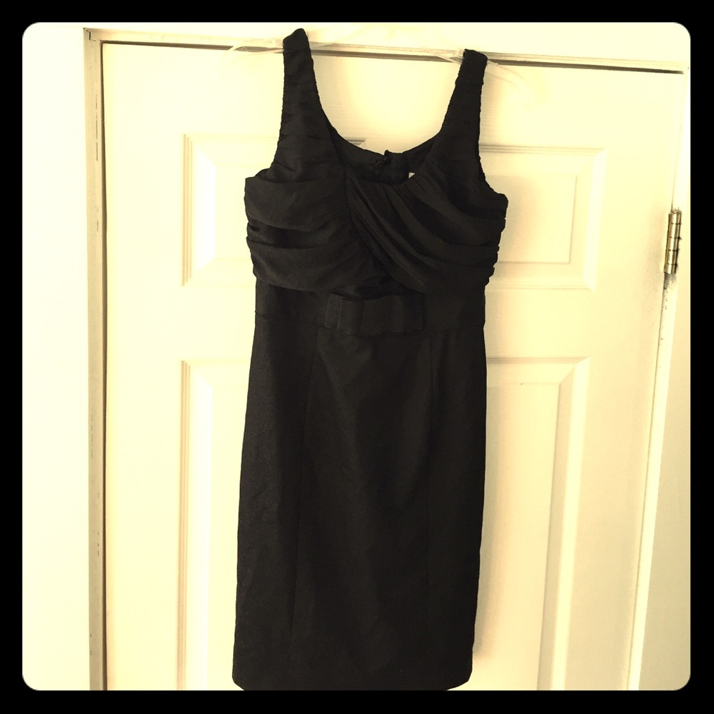 ⭐️3/$20 H&M empire waist sleeveless black dress